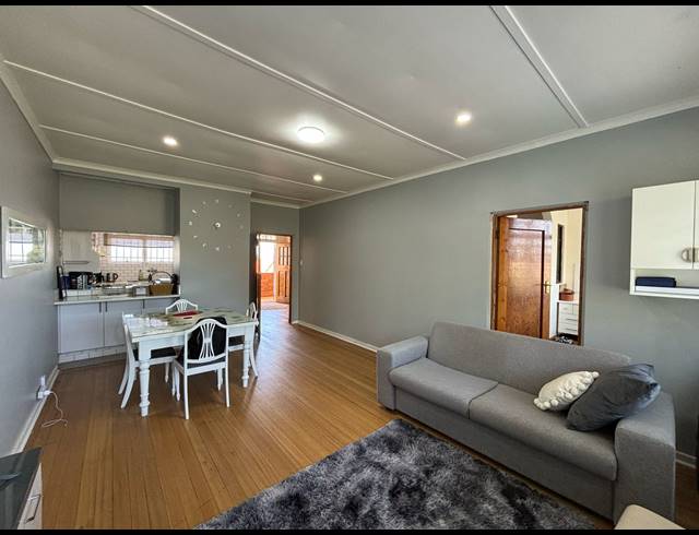 1.5 BEDROOM FLAT FOR SALE IN GLENWOOD